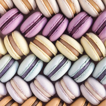 Load image into Gallery viewer, Macarons Gift Box - Week Selection - minimepastry.com