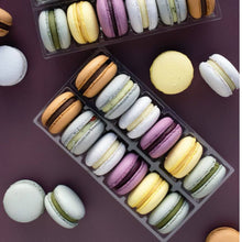 Load image into Gallery viewer, Macarons Gift Box - Week Selection - minimepastry.com