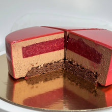 Load image into Gallery viewer, Chocolate & Raspberry Mousse Cake - minimepastry.com