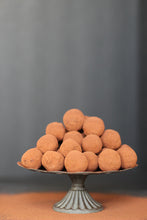 Load image into Gallery viewer, Truffle Gift Box - minimepastry.com