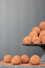 Load image into Gallery viewer, Truffle Gift Box - minimepastry.com