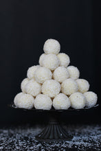 Load image into Gallery viewer, Truffle Gift Box - minimepastry.com