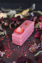 Load image into Gallery viewer, Mousse Mini Cakes Gift Box - minimepastry.com