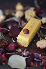 Load image into Gallery viewer, Mousse Mini Cakes Gift Box - minimepastry.com