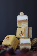 Load image into Gallery viewer, Mousse Mini Cakes Gift Box - minimepastry.com