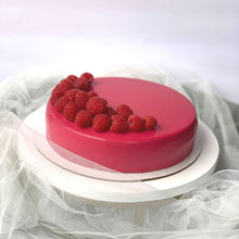 Load image into Gallery viewer, Chocolate & Raspberry Mousse Cake - minimepastry.com