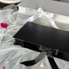 Load image into Gallery viewer, I Love You Gift Box - minimepastry.com