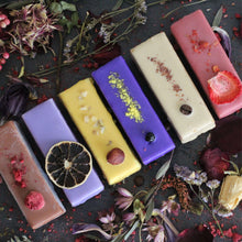 Load image into Gallery viewer, Mousse Mini Cakes Gift Box - minimepastry.com