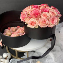 Load image into Gallery viewer, Luxury Floral & Dessert Gift Box - minimepastry.com