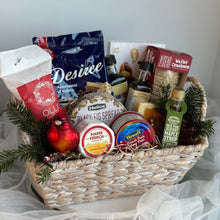 Load image into Gallery viewer, Gift Gourmet Basket
