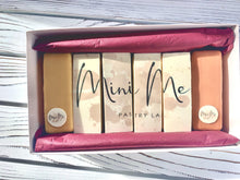 Load image into Gallery viewer, Custom Designed Mini Cake Gift Box - minimepastry.com

